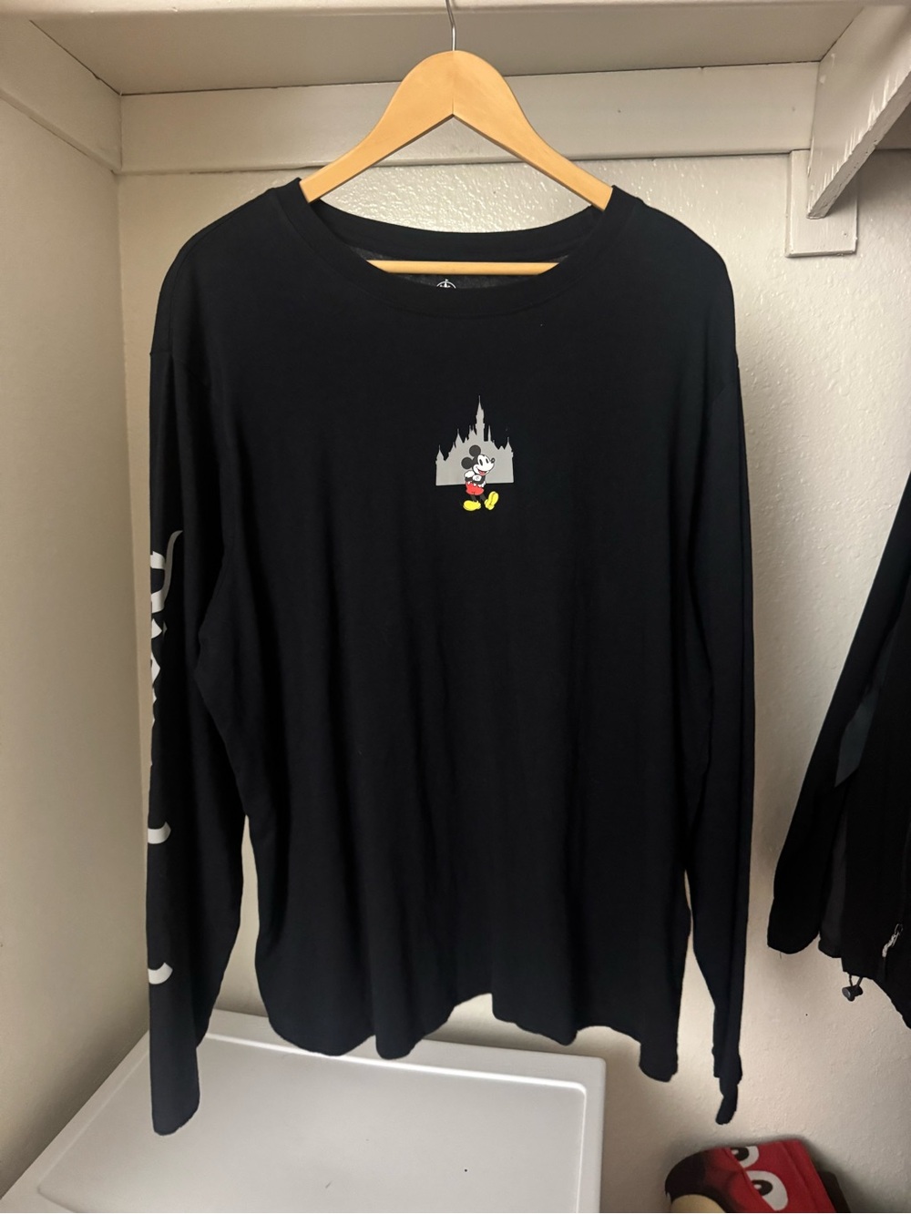 Disneyland Mickey Longsleeve Tee Men’s XL